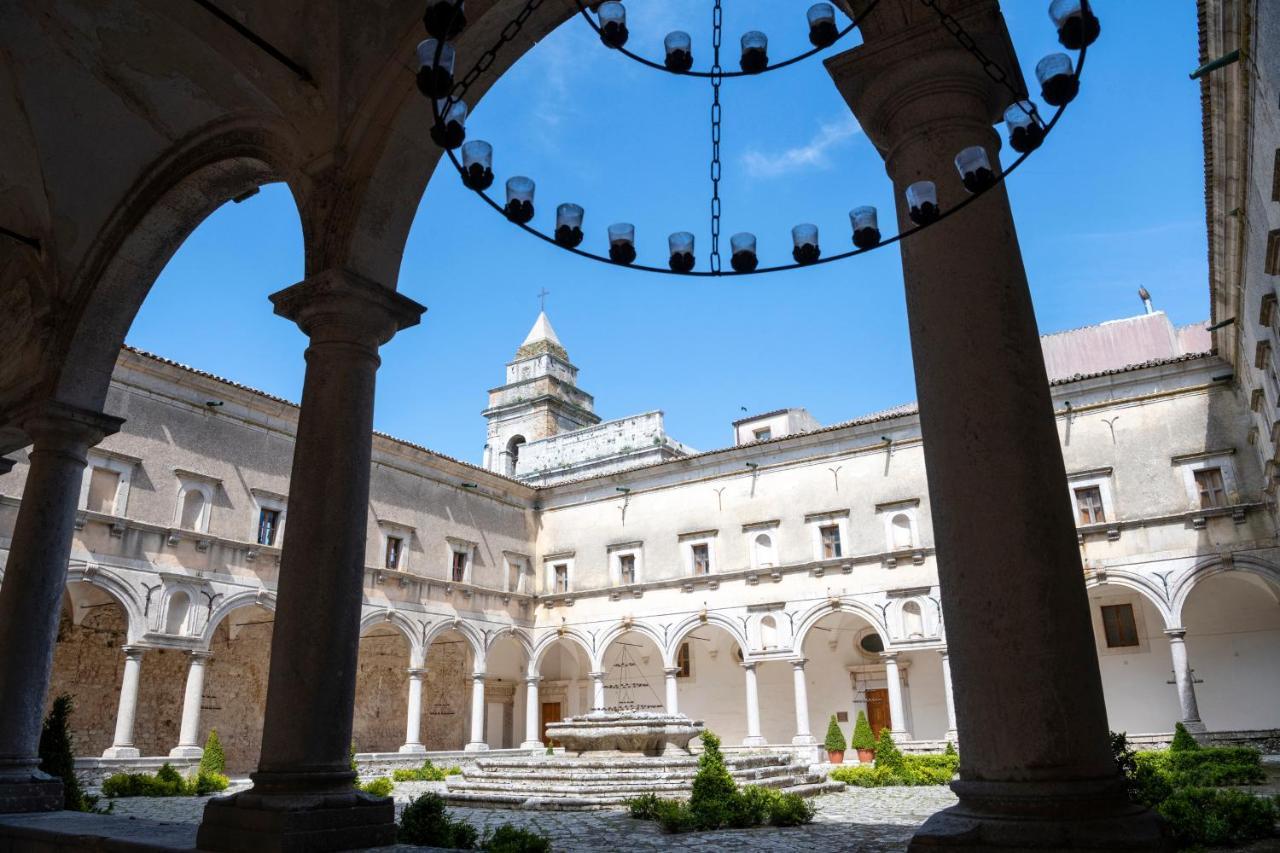 Gasthaus Abbazia Santa Maria Del Bosco Contessa Entellina Exterior foto