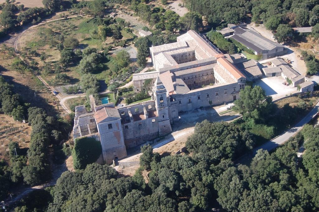 Gasthaus Abbazia Santa Maria Del Bosco Contessa Entellina Exterior foto