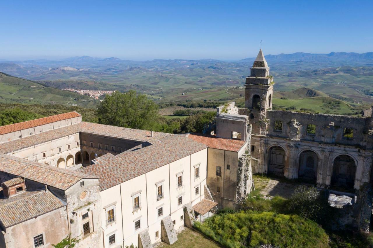 Gasthaus Abbazia Santa Maria Del Bosco Contessa Entellina Exterior foto